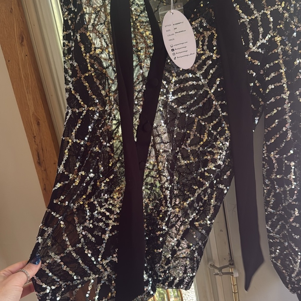 NWT Unique Vintage sequined spider web 🕸️ sheer button down - Picture 5 of 6